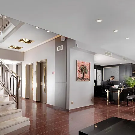 Holiday Suites-3